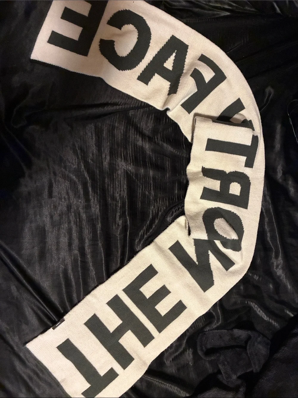The North Face grey and white Logo Knit Scarf - Picture 2 of 2